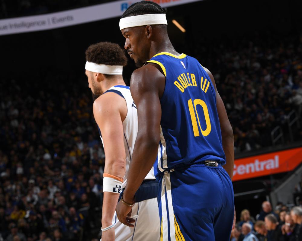 紧张关系使 紧张关系使