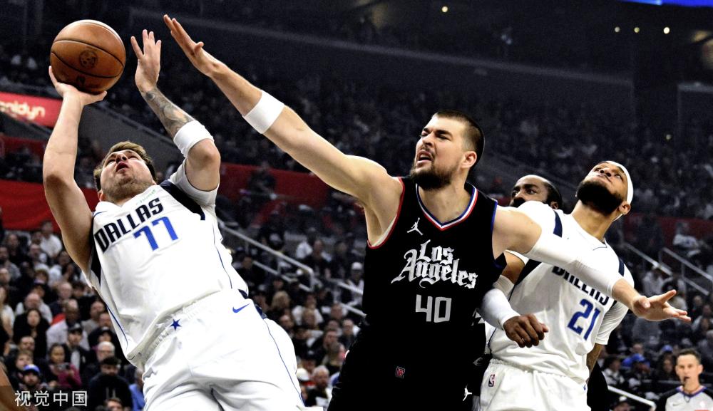 的身份亮相 的身份亮相